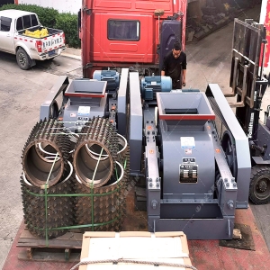 無篩底雙級破碎機設備發往甘肅