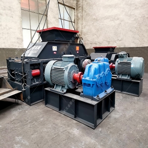 1500x1000型鵝卵石破碎機 兩臺大型破碎機發往新疆