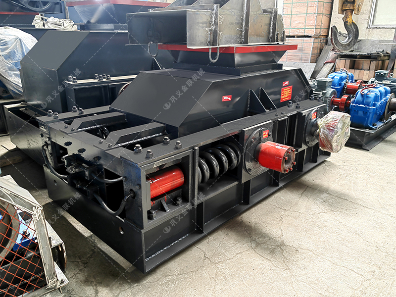 中型2PG800x600直連對(duì)輥制砂機(jī)發(fā)往河南