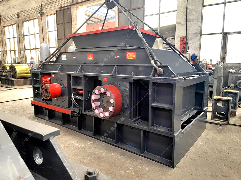 2PG1510大型液壓對輥制砂機(jī)發(fā)貨