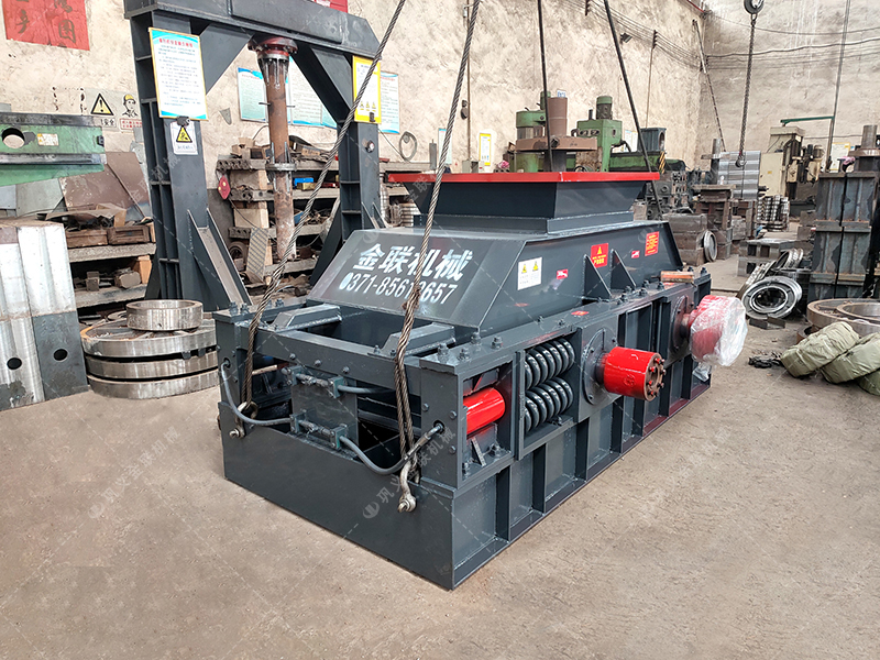 86鵝卵石制砂機生產(chǎn)線設(shè)備發(fā)往廣東