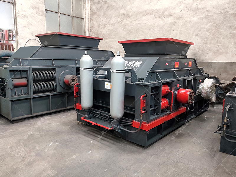 河南液壓對輥制砂機報價，碎石機生產(chǎn)廠家哪里有？