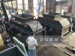 大型直連式液壓對輥破碎機發貨 發往新疆